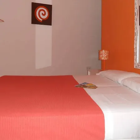 New Samay 호스텔 세비야